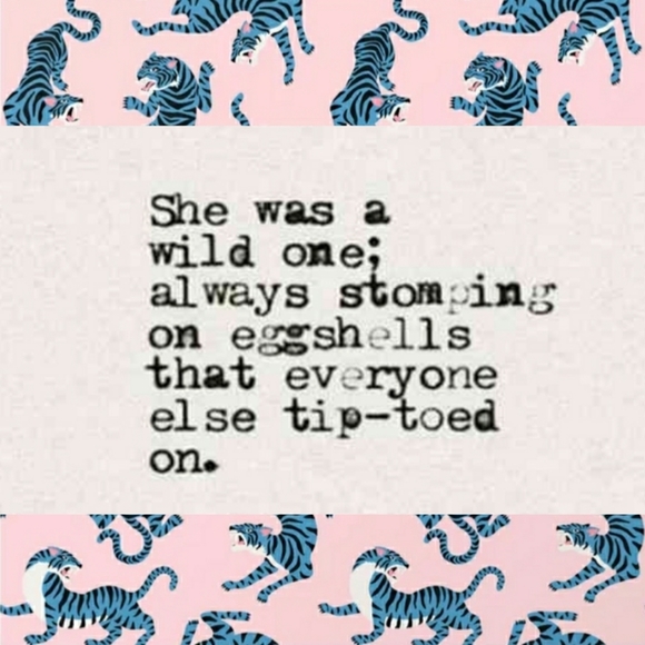 Meet your Posher, Krystal 👱‍♀️👠👜💄🛍 - Picture 7 of 14